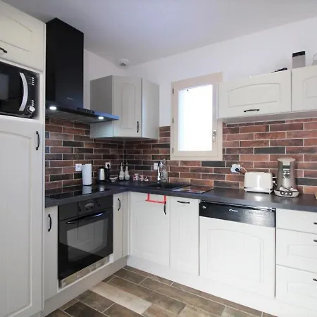 Maison Recente 70m² | 8 Pers | 3 | Terrasse | Parking | - Fr-1-608-203 Holiday home La Bourboule